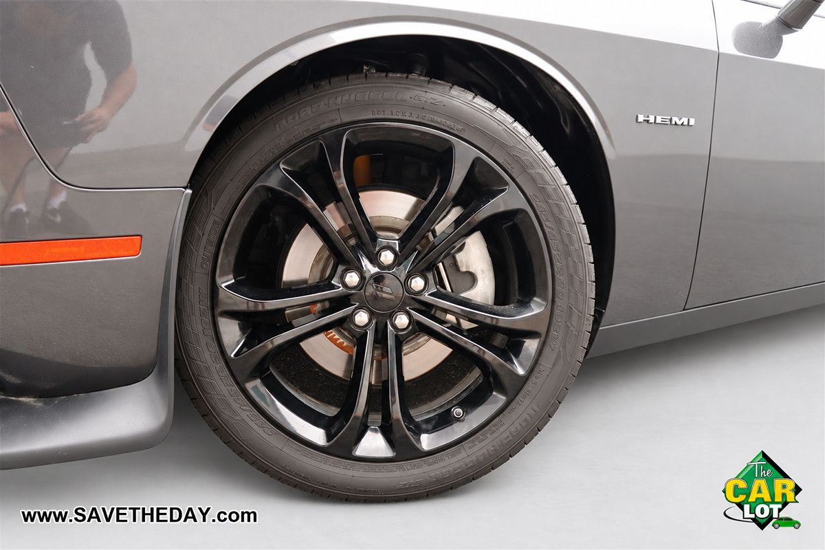 Used 2022 Dodge Challenger R/T RWD image 3