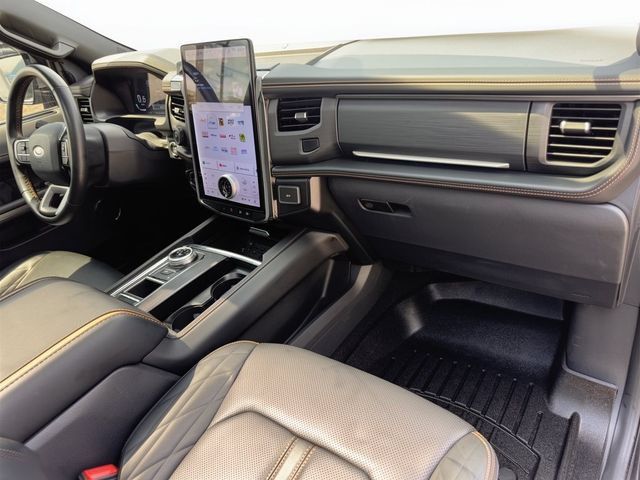 Used 2024 Ford Expedition Platinum RWD image 33