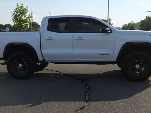 Used 2024 GMC Canyon Elevation w/ Convenience Package RWD image 9