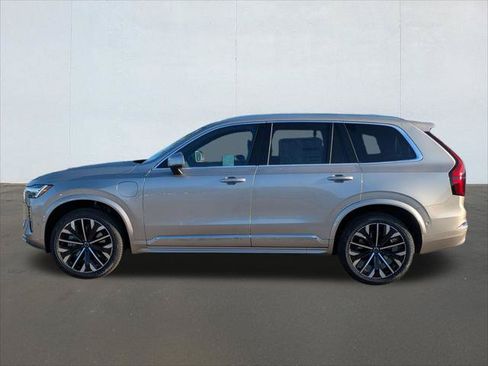 New 2026 Volvo XC90 T8 Plus w/ Protection Package Premier AWD/4WD image 3