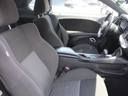 Used 2022 Dodge Challenger GT RWD image 4