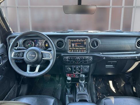 Used 2023 Jeep Wrangler Unlimited Rubicon 4xe w/ Cold Weather Group AWD/4WD image 19