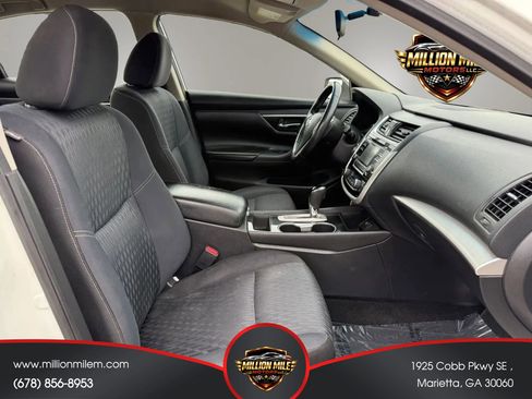 Used 2018 Nissan Altima 2.5 SV FWD image 18