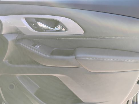 Used 2023 Chevrolet Traverse LT w/ LPO, Floor Liner Package image 20