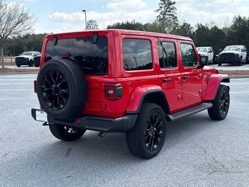 Used 2025 Jeep Wrangler Unlimited Sahara image 7