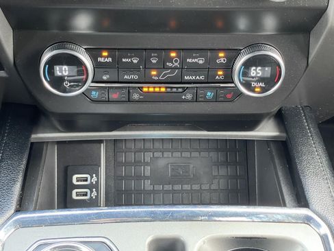 Used 2019 Ford Expedition Max XLT w/ Equipment Group 202A RWD image 26