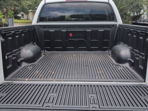 Used 2017 Toyota Tundra SR5 w/ SR5 Upgrade Package AWD/4WD image 24