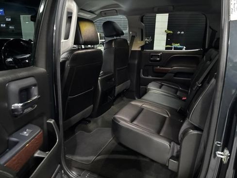 Used 2018 GMC Sierra 2500 SLT w/ Duramax Plus Package AWD/4WD image 17