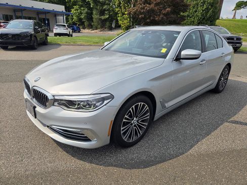 Used 2017 BMW 530i xDrive AWD/4WD image 3