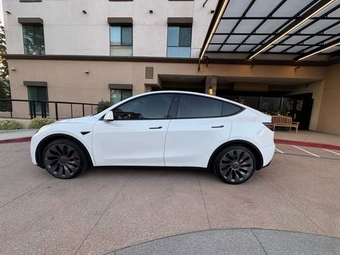 Used 2022 Tesla Model Y Performance image 6
