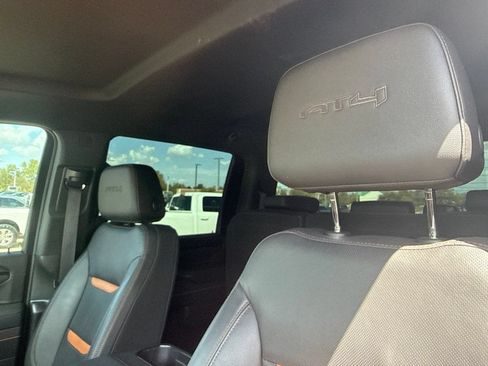 Used 2025 GMC Sierra 2500 AT4 AWD/4WD image 14