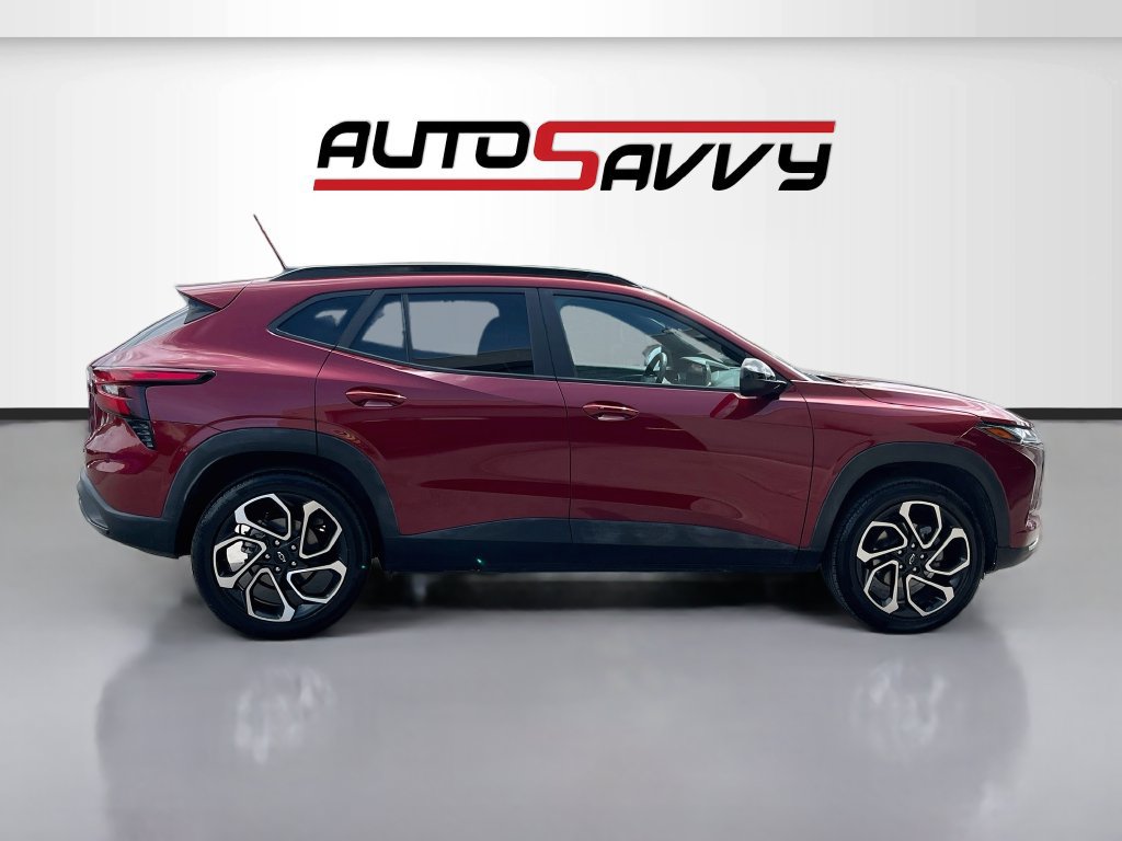Used 2025 Chevrolet Trax RS FWD image 8