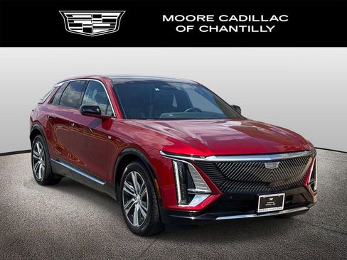 Used 2024 Cadillac Lyriq Luxury w/ LPO, Floor Liner Package AWD/4WD image 1