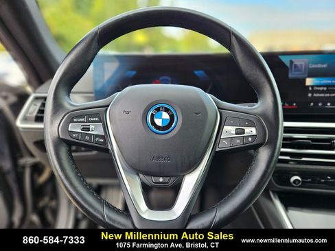 Used 2024 BMW i4 xDrive40i image 29