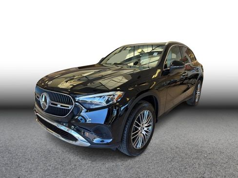 Used 2024 Mercedes-Benz GLC 300 4MATIC image 1