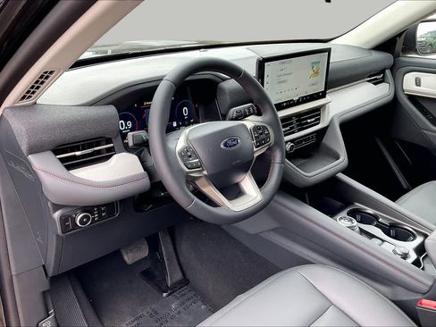 New 2026 Ford Explorer Active w/ Active Comfort Package RWD image 8