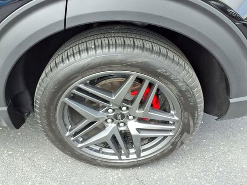 Used 2025 Ford Explorer ST w/ Sun And Sound Package AWD/4WD image 9