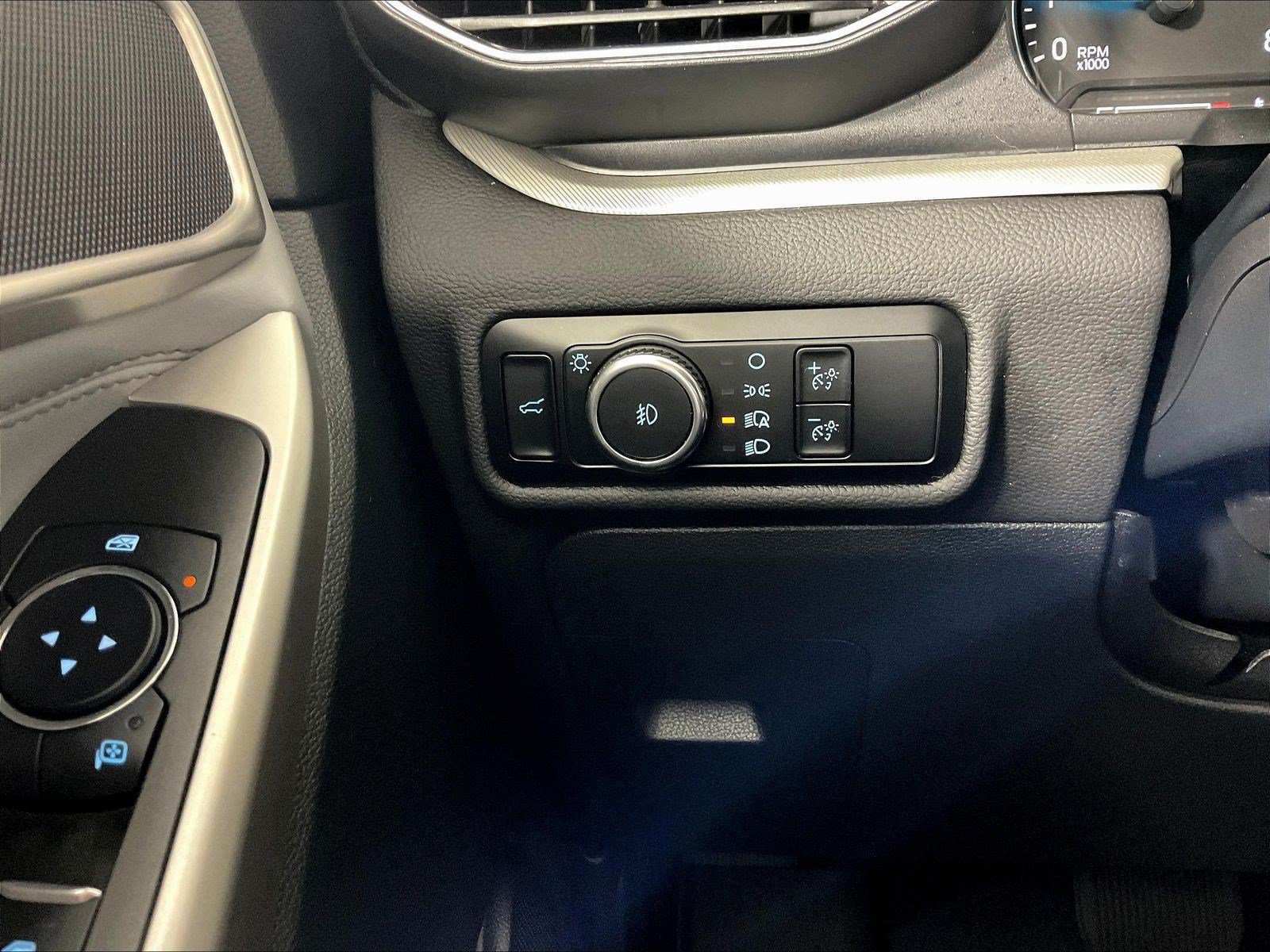 Used 2024 Ford Explorer XLT w/ Equipment Group 202A AWD/4WD image 15