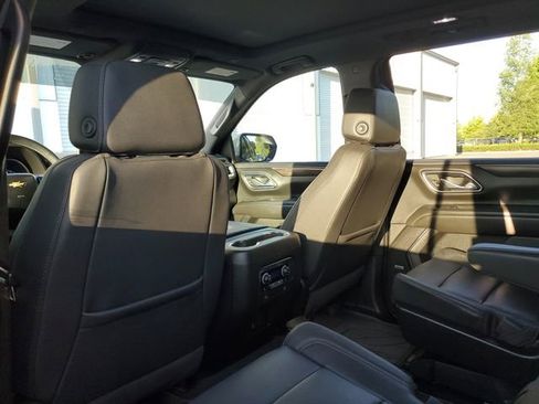 Used 2024 Chevrolet Tahoe LT w/ Luxury Package RWD image 8