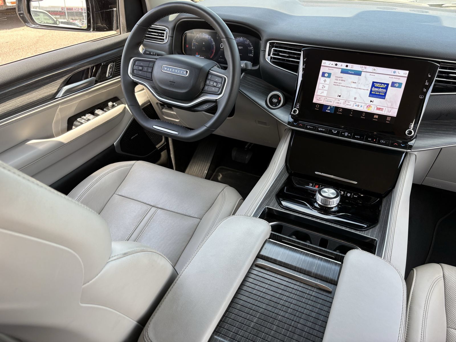 Used 2024 Jeep Wagoneer Series II w/ Flexible Seating Group RWD image 19