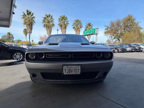 Used 2015 Dodge Challenger SXT w/ Driver Convenience Group image 12