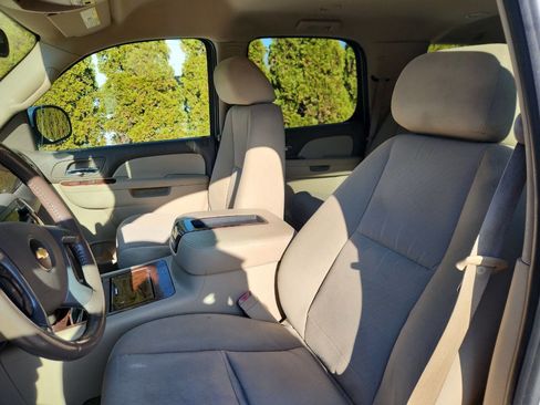 Used 2011 Chevrolet Tahoe LS image 16