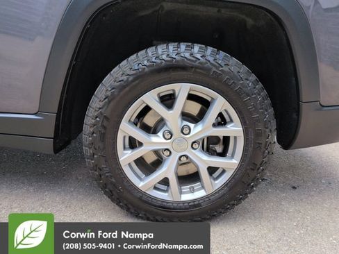 Used 2021 Jeep Grand Cherokee L Limited AWD/4WD image 34