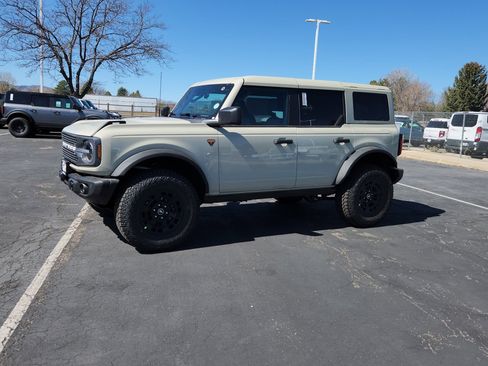 New 2026 Ford Bronco Badlands AWD/4WD image 4