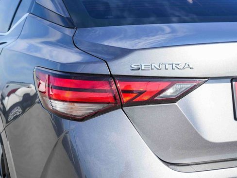 Used 2022 Nissan Sentra SV w/ All-Weather Package FWD image 9
