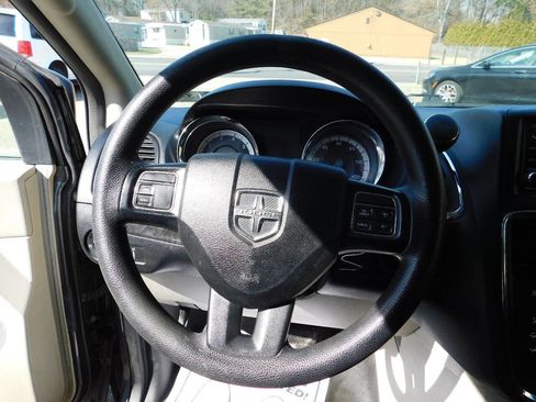 Used 2016 Dodge Grand Caravan SE w/ Quick Order Package 29E SE image 30