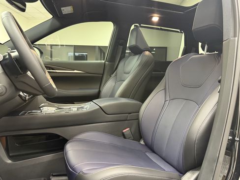 Certified 2026 INFINITI QX60 Sport w/ Dark Cargo Package AWD/4WD image 12