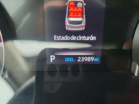 Used 2022 Toyota Highlander LE image 19