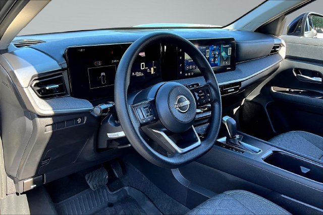 Used 2026 Nissan Kicks SV FWD image 15