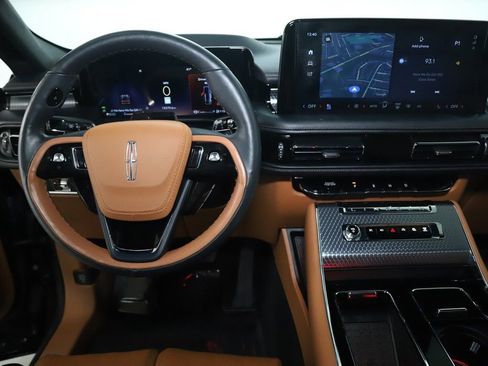 Certified 2025 Lincoln Aviator Black Label image 37