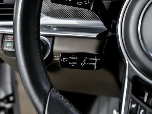 Used 2017 Porsche Panamera Turbo image 31