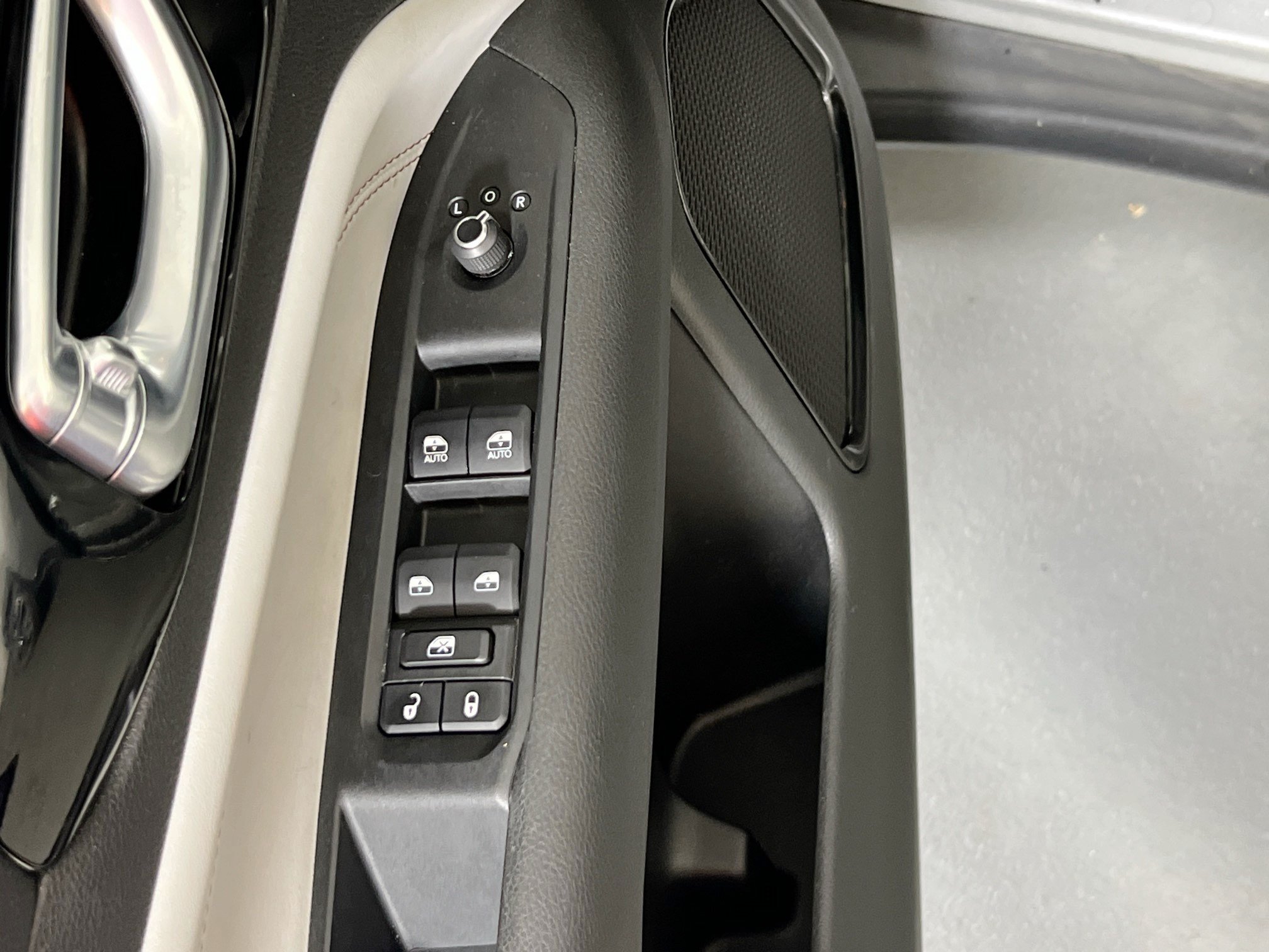 Used 2022 Jeep Compass Limited AWD/4WD image 17