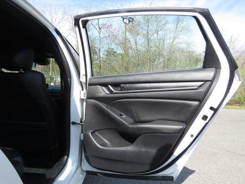 Used 2019 Honda Accord Sport image 15