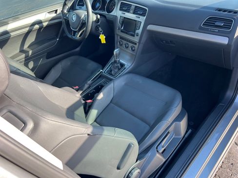Used 2015 Volkswagen Golf S image 17