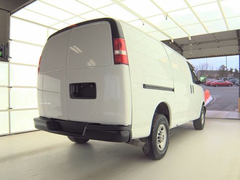 Used 2020 GMC Savana 2500 image 6