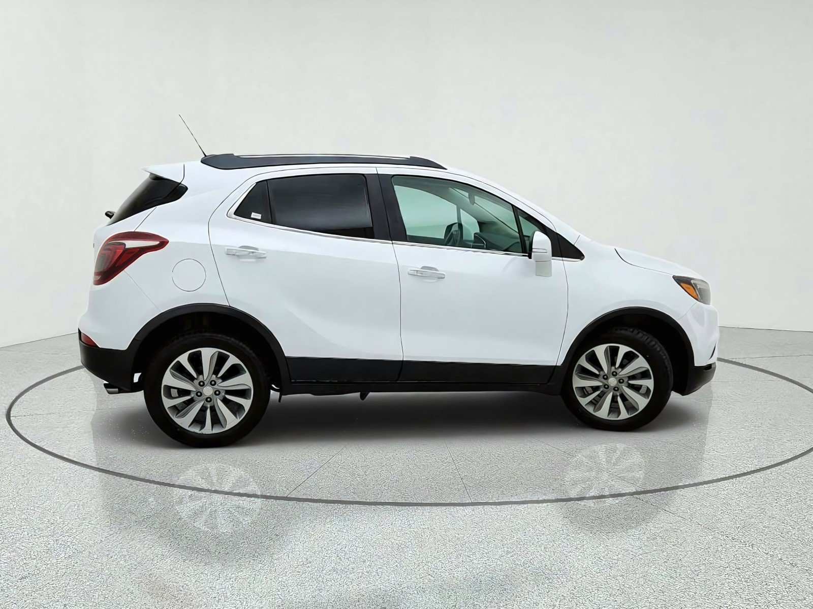 Used 2019 Buick Encore Preferred AWD/4WD image 7