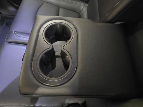 Used 2023 GMC Terrain SLT w/ Elevation Edition image 32