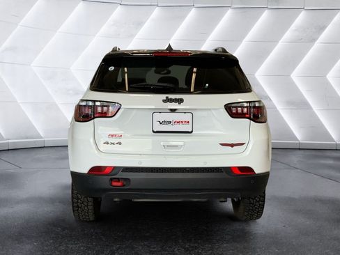 Used 2025 Jeep Compass Trailhawk AWD/4WD image 5