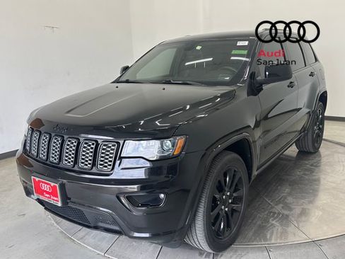 Used 2021 Jeep Grand Cherokee Laredo X image 3