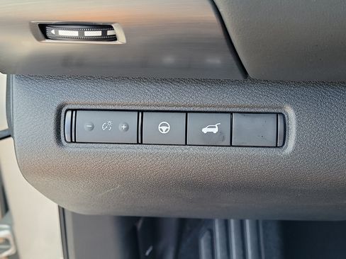 Certified 2025 Nissan Pathfinder SL AWD/4WD image 26