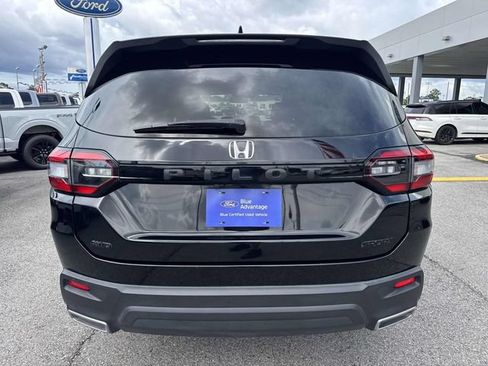 Used 2023 Honda Pilot Sport image 6