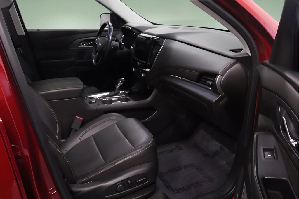 Used 2021 Chevrolet Traverse Premier FWD image 15
