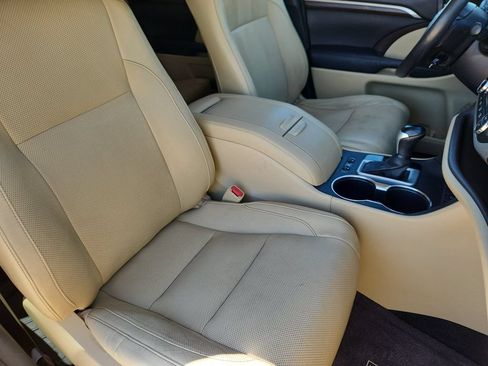 Used 2015 Toyota Highlander Limited Platinum AWD/4WD image 14