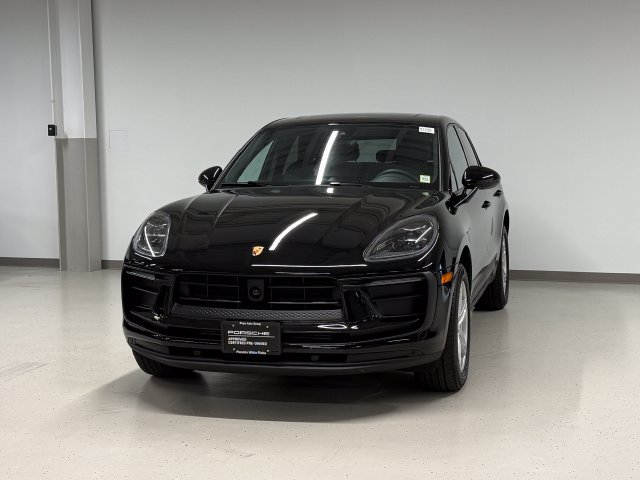 Certified 2026 Porsche Macan AWD/4WD image 1