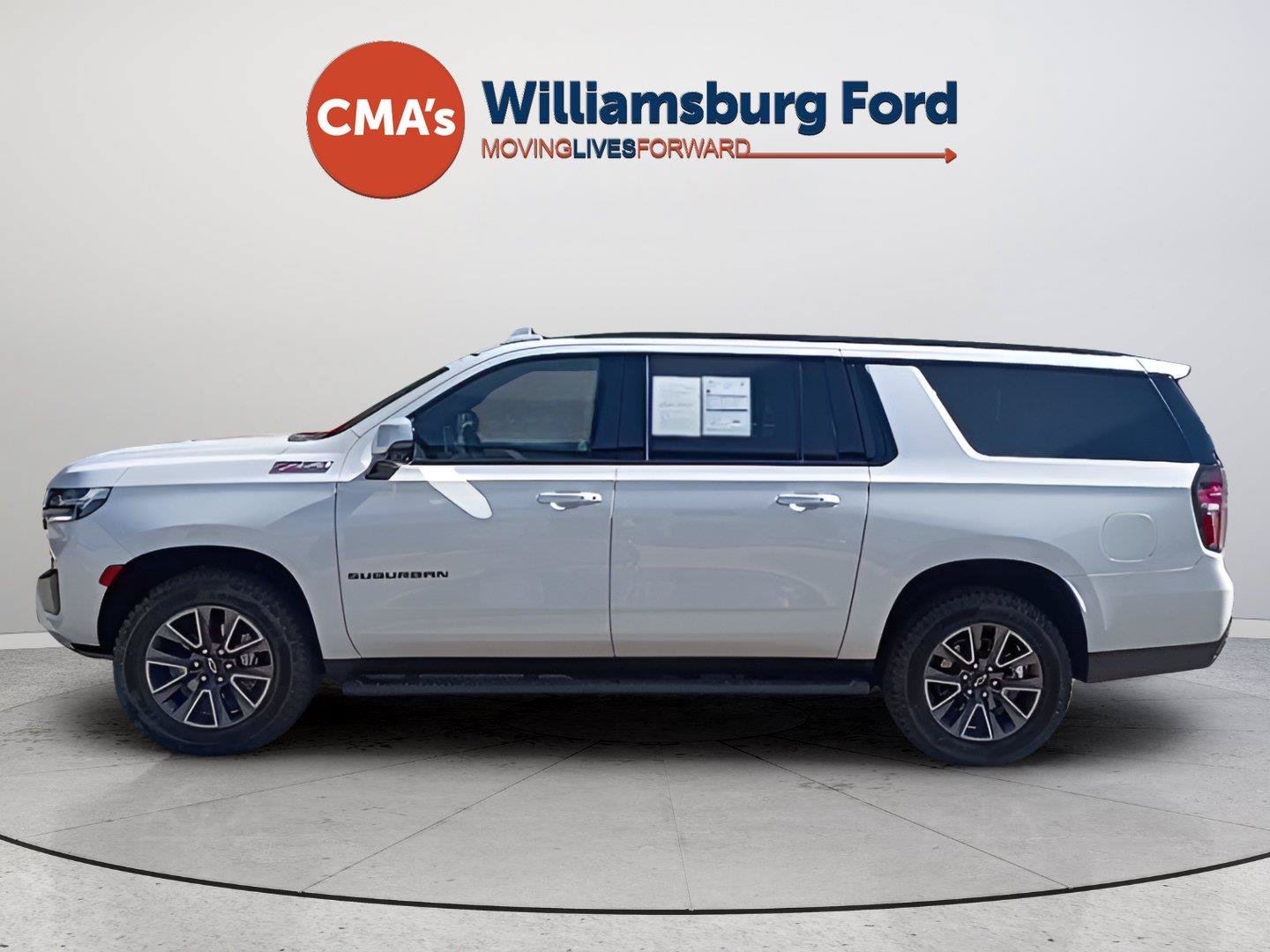 Used 2024 Chevrolet Suburban Z71 w/ Luxury Package AWD/4WD image 2