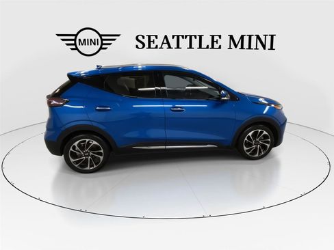 Used 2022 Chevrolet Bolt EUV Premier w/ Sun & Sound Package image 12